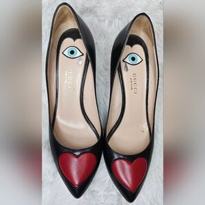 GUCCI Black Heart detailed leather pumps Size 38